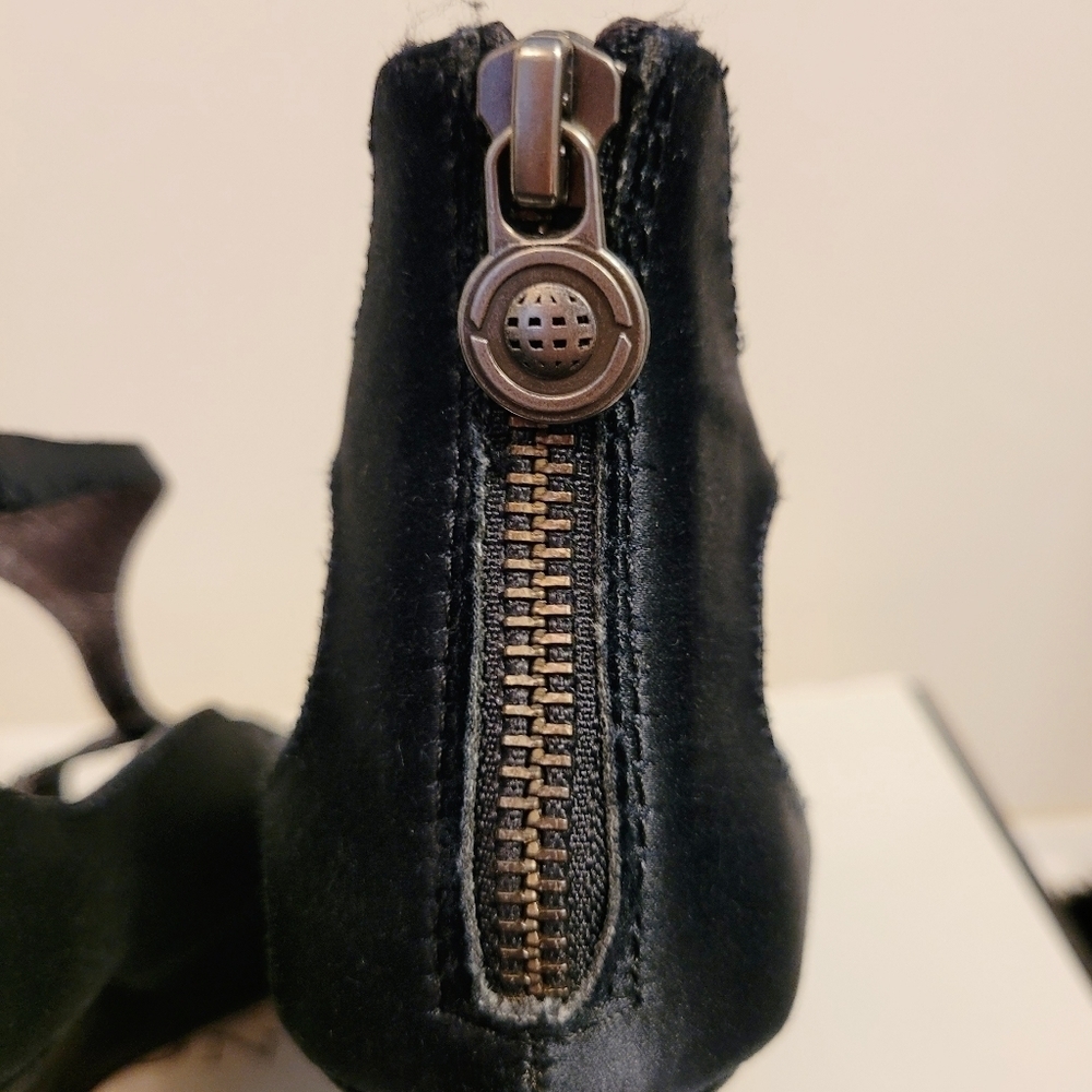NIB LEON MAX BLACK SATIN ANGLED HEEL AVOW LEATHER T-STRAP WEDGE PUMP - Picture 10 of 16